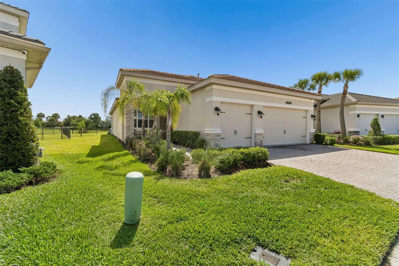 32732 Tree Of Life Ave photo 4