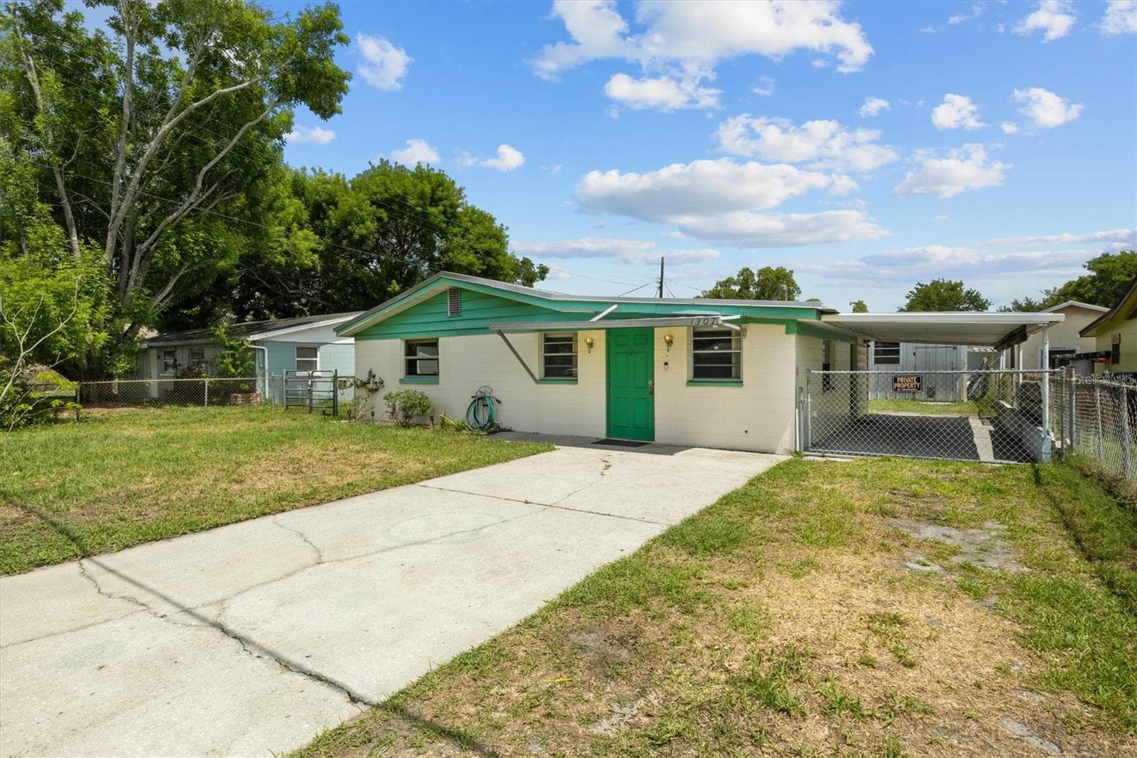 1307 Mayflower Dr photo 3