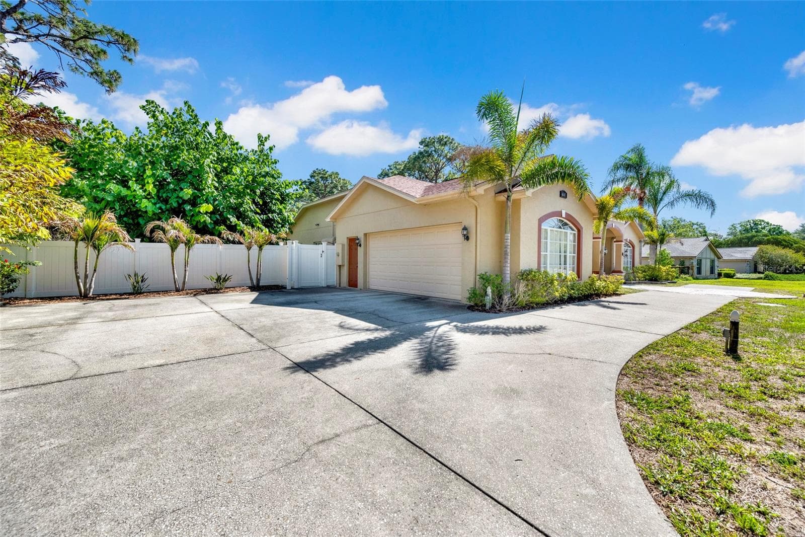 6341 Governors Dr photo 4