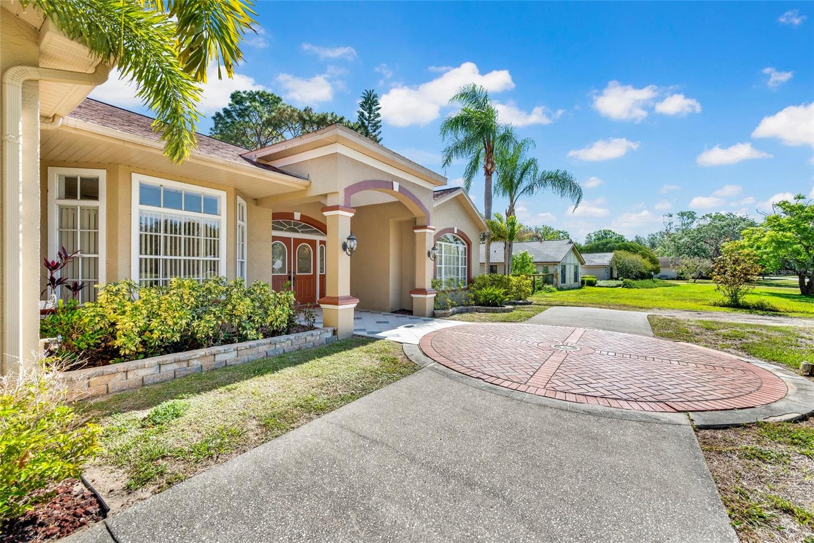 6341 Governors Dr photo 5