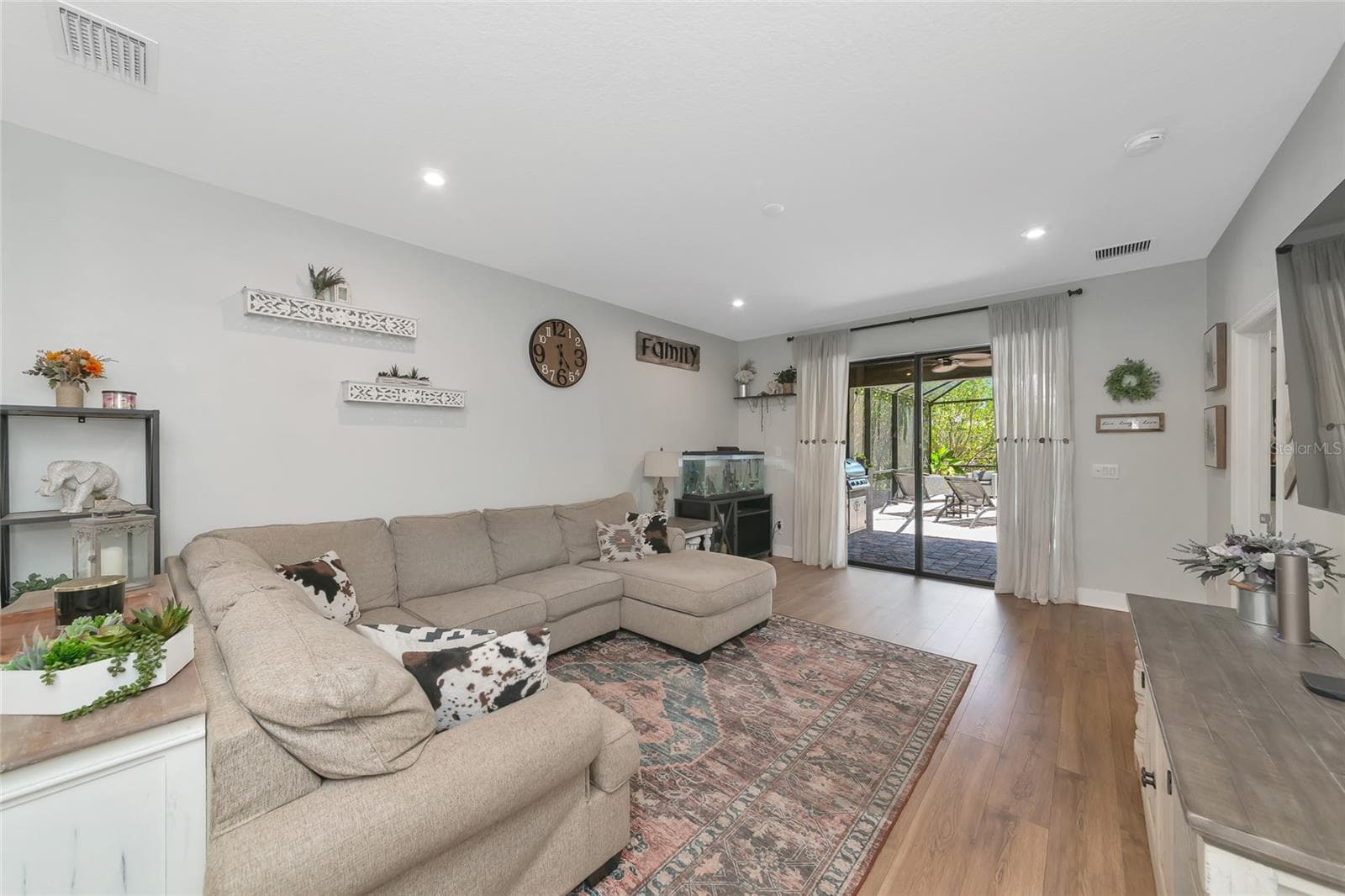 8366 Velda Trl photo 4