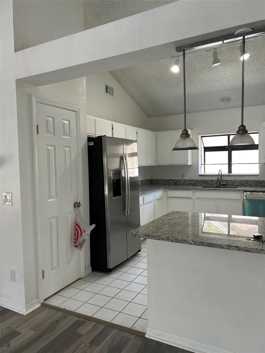 5106 Stonehurst Rd photo 3