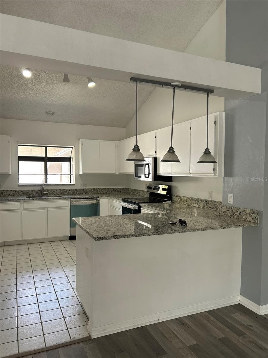 5106 Stonehurst Rd photo 4