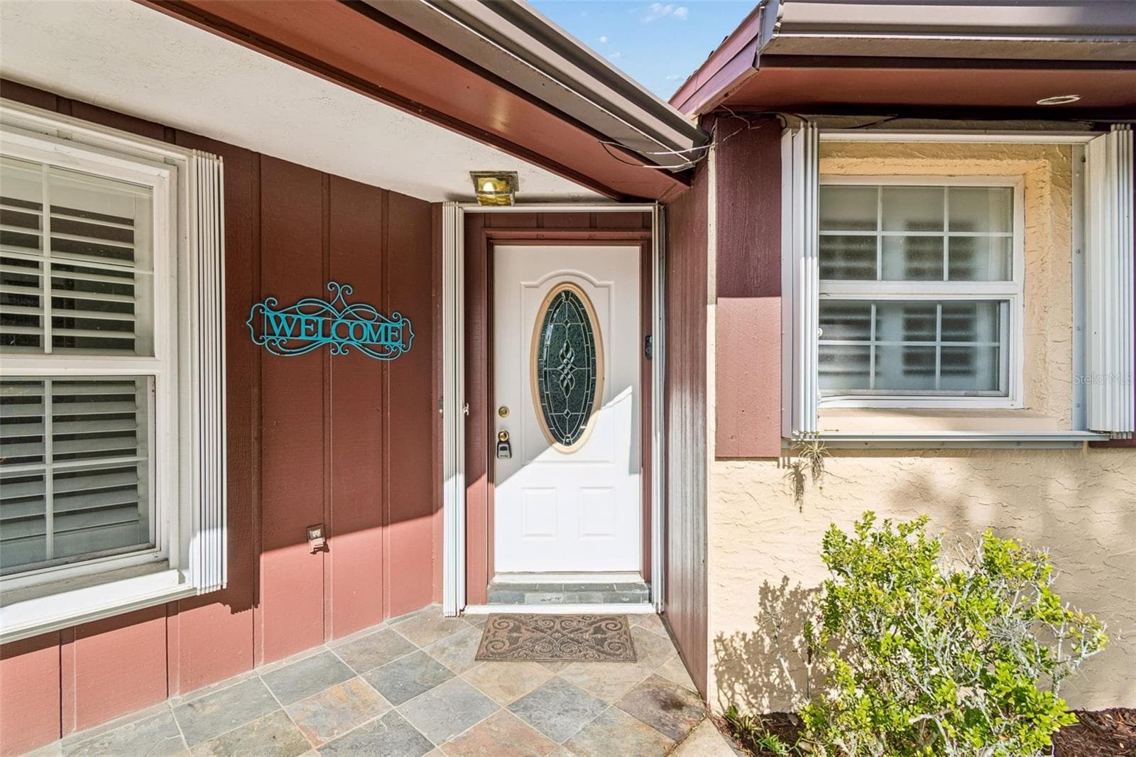 7635 Tanglewood Dr photo 3