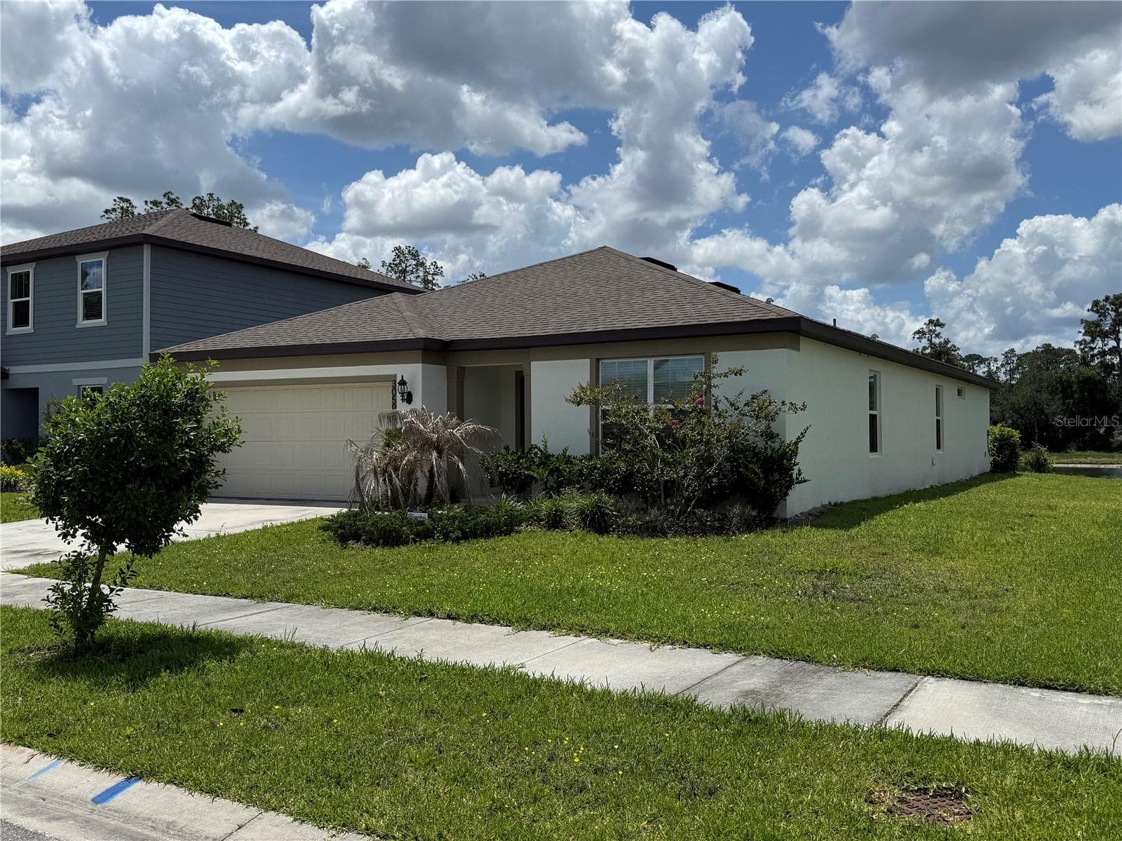 30596 Thunderbird Dr photo 2