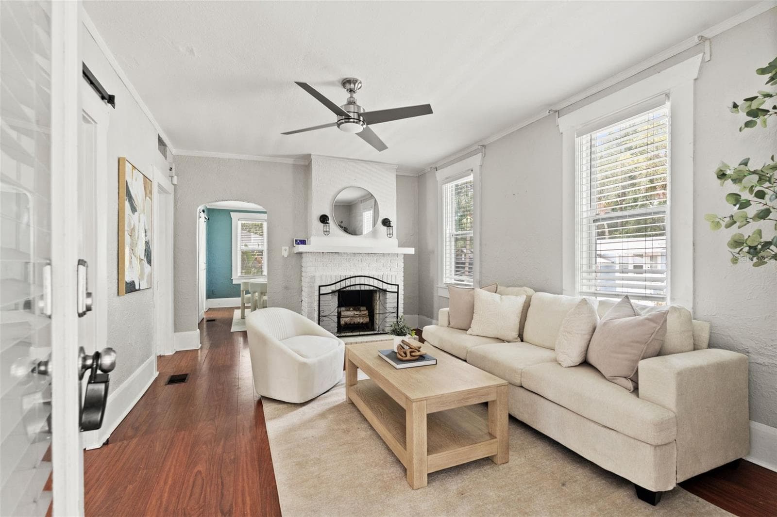 904 W Henry Ave photo 5