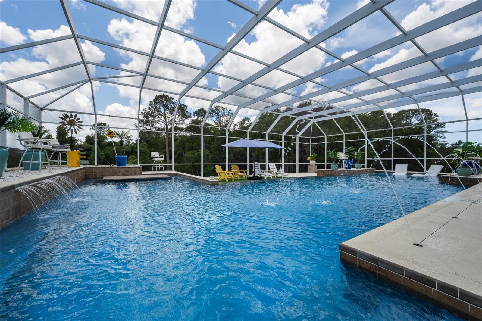 11046 Lakeview Dr photo 2