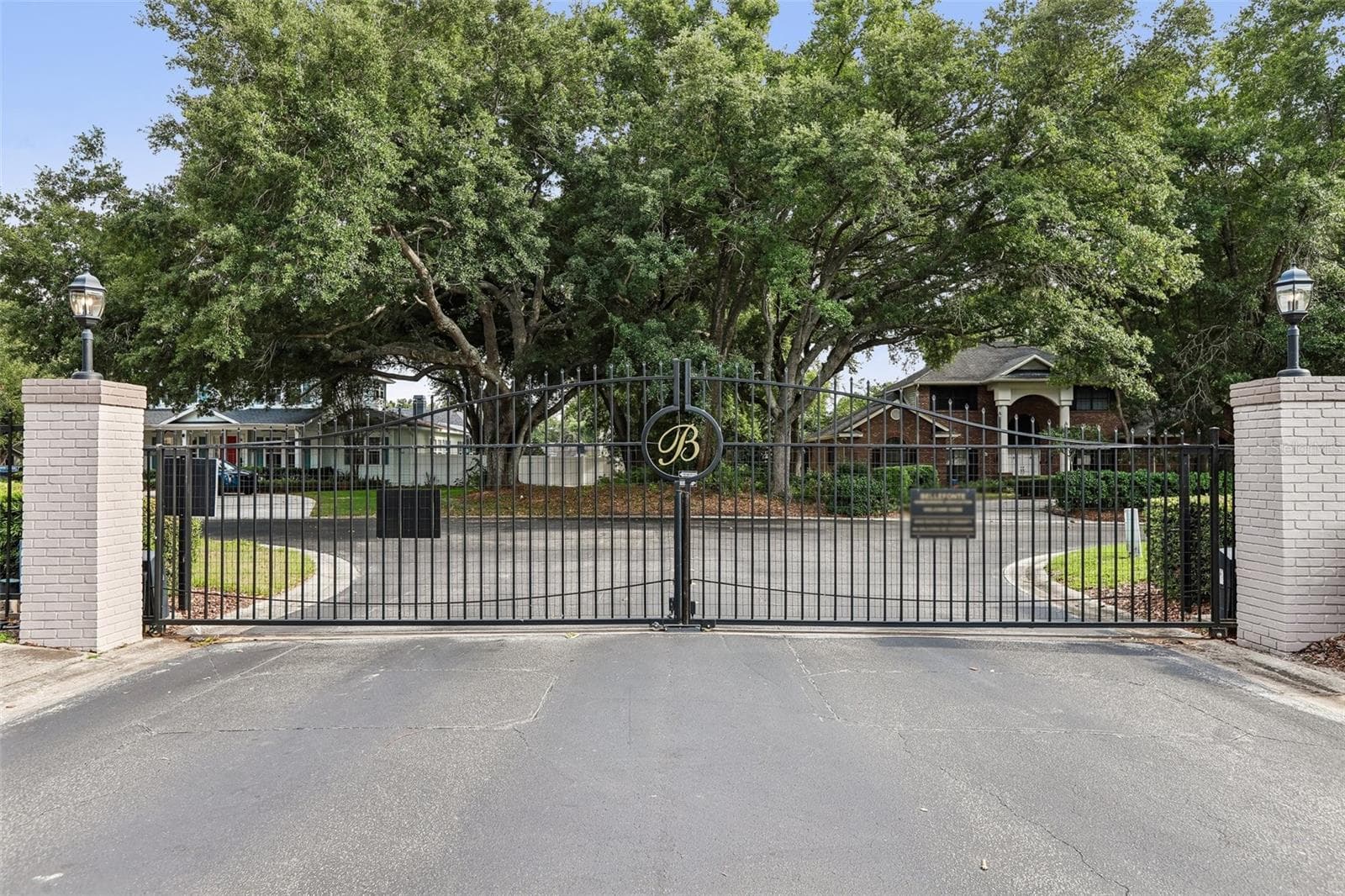 1012 Morfield Ln photo 2