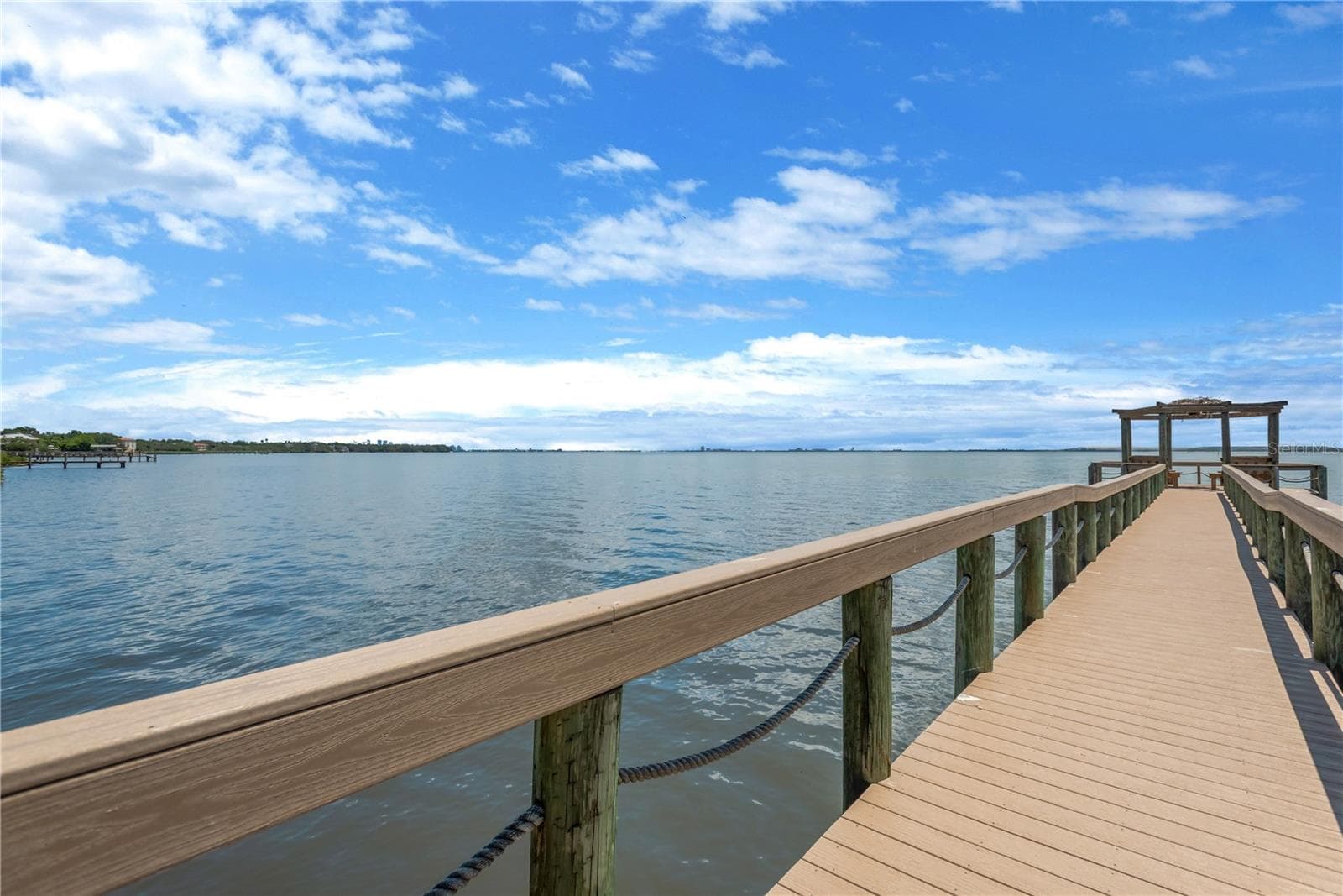 2852 Bayshore Trails Dr photo 3