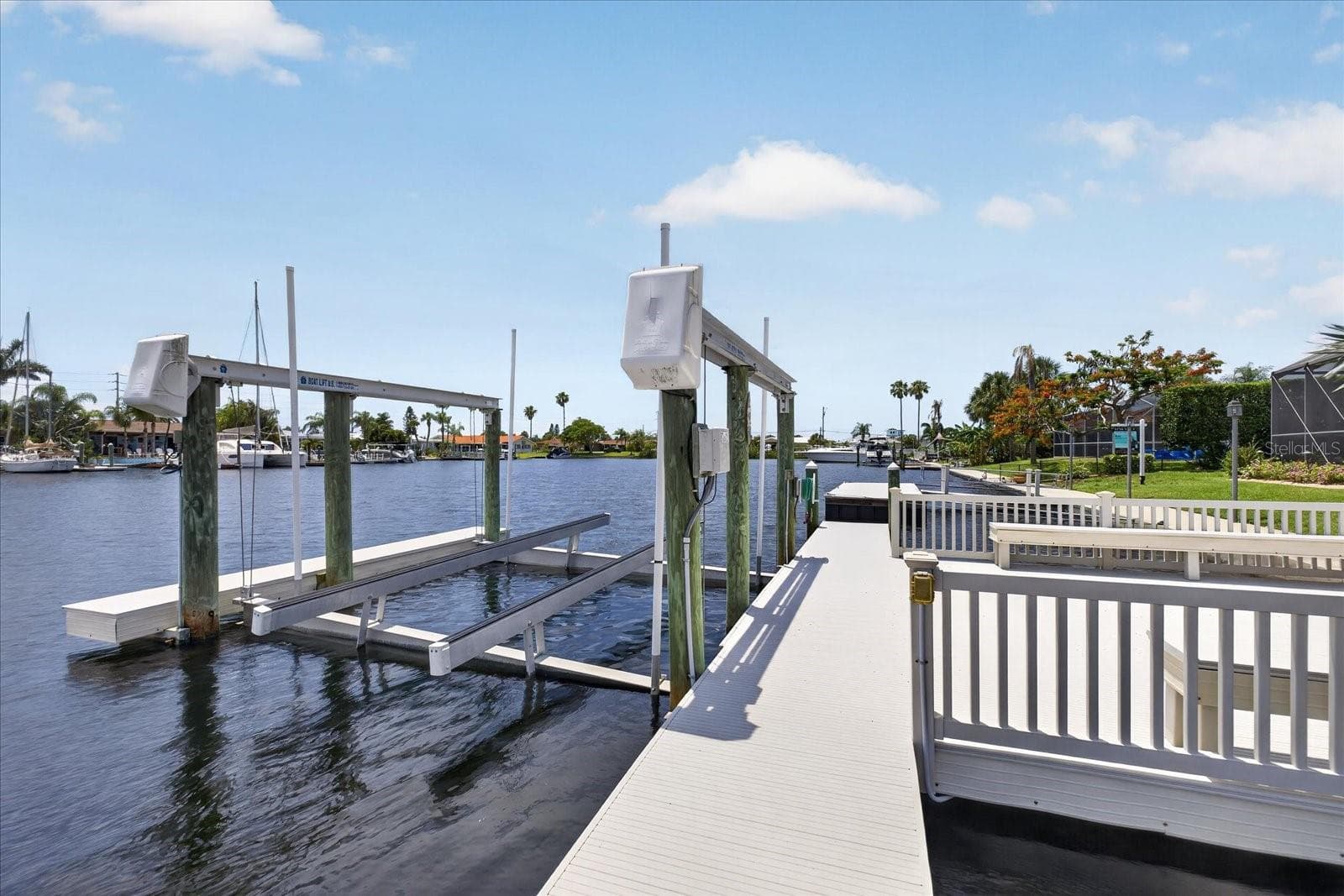 3640 Harborview CT photo 5