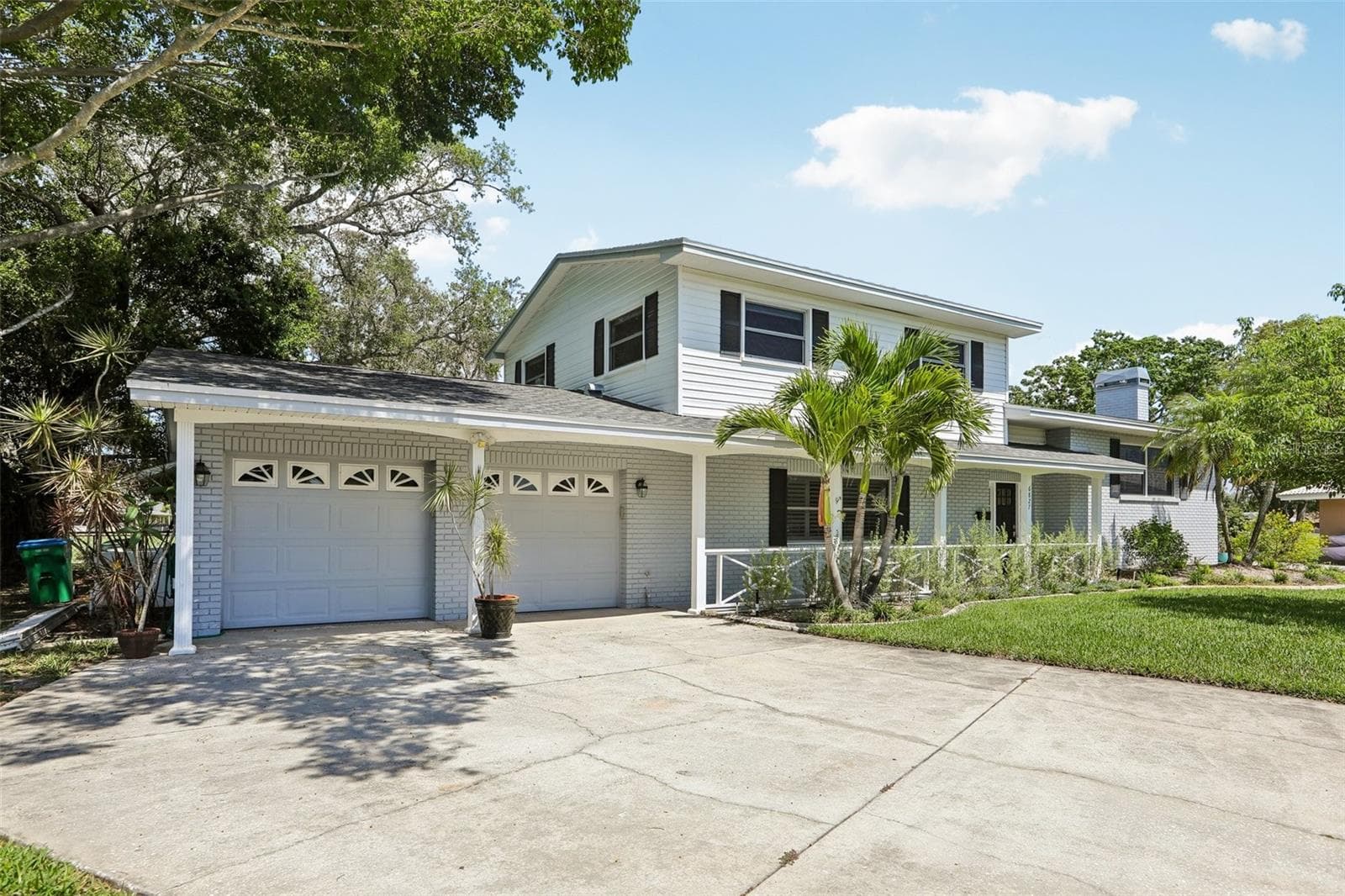 6827 Tequesta Dr photo 2