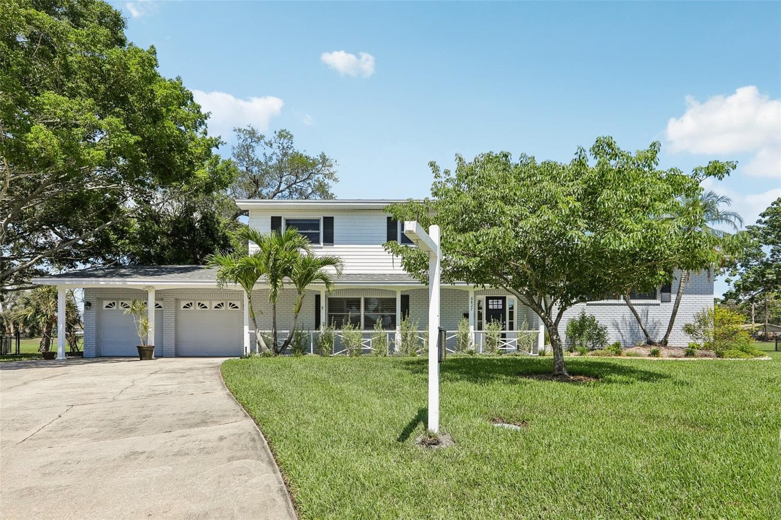 6827 Tequesta Dr photo 4