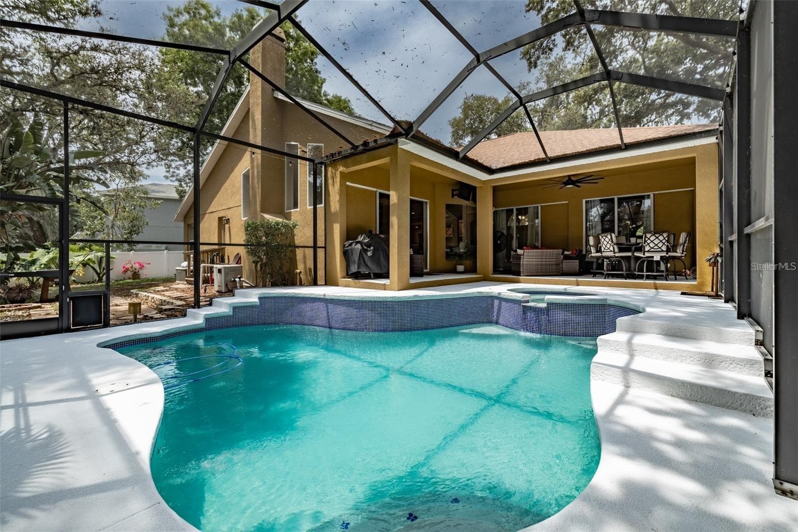 10131 Paddock Oaks Dr photo 5