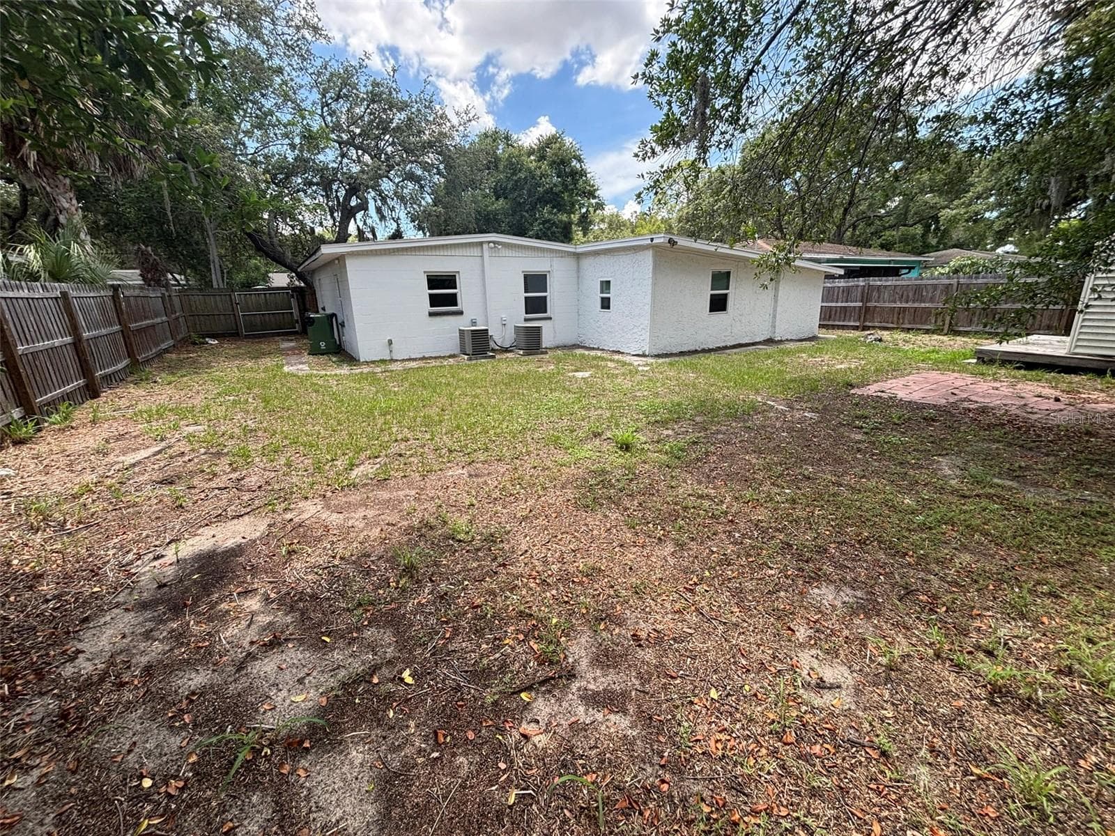 2908 E Howell St photo 3