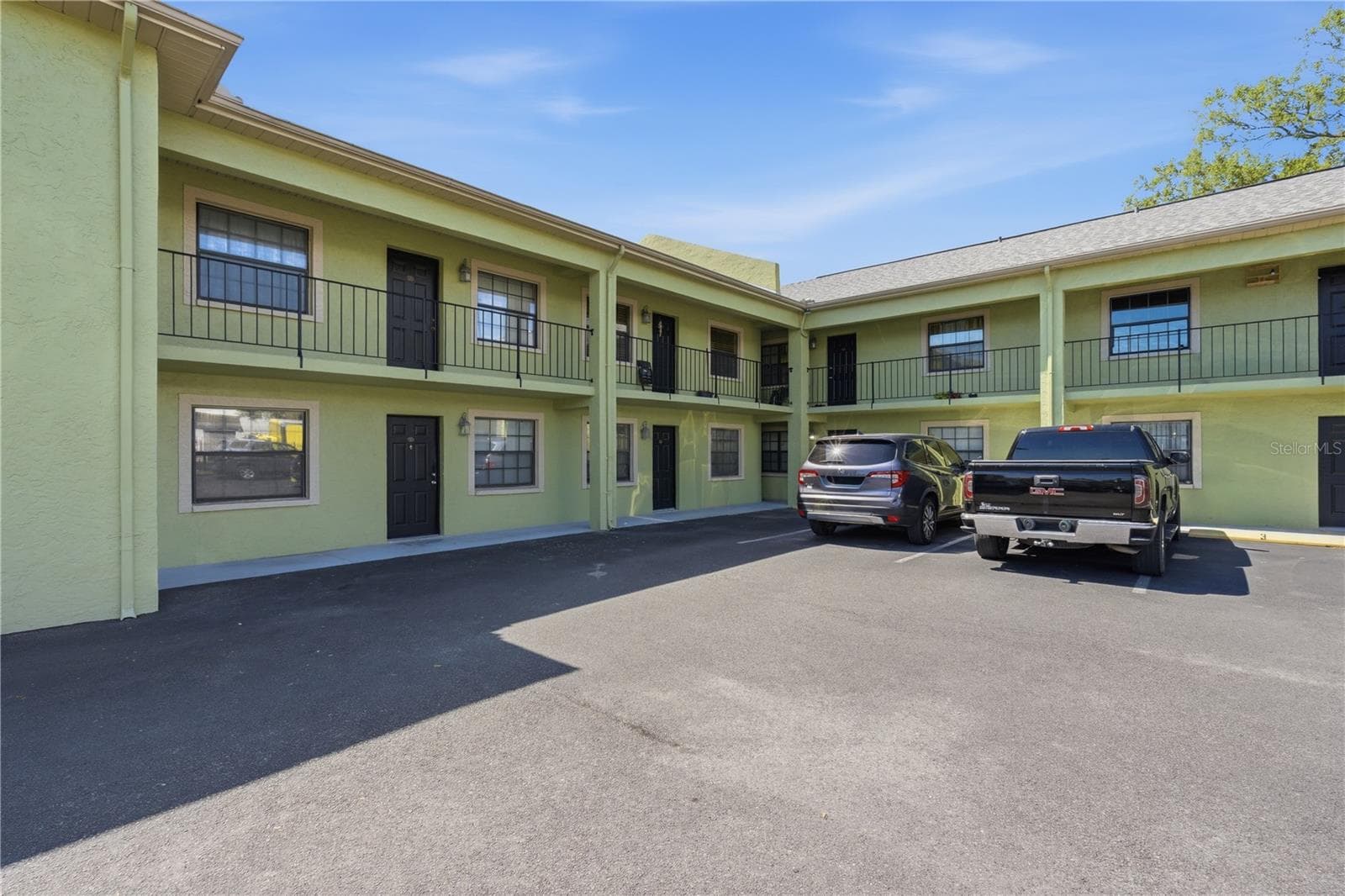 4416 N Clark Ave #13 photo 5