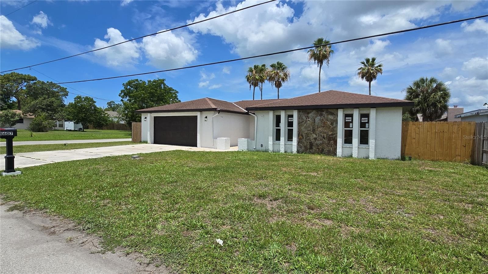 8607 Longboat Ln photo 2