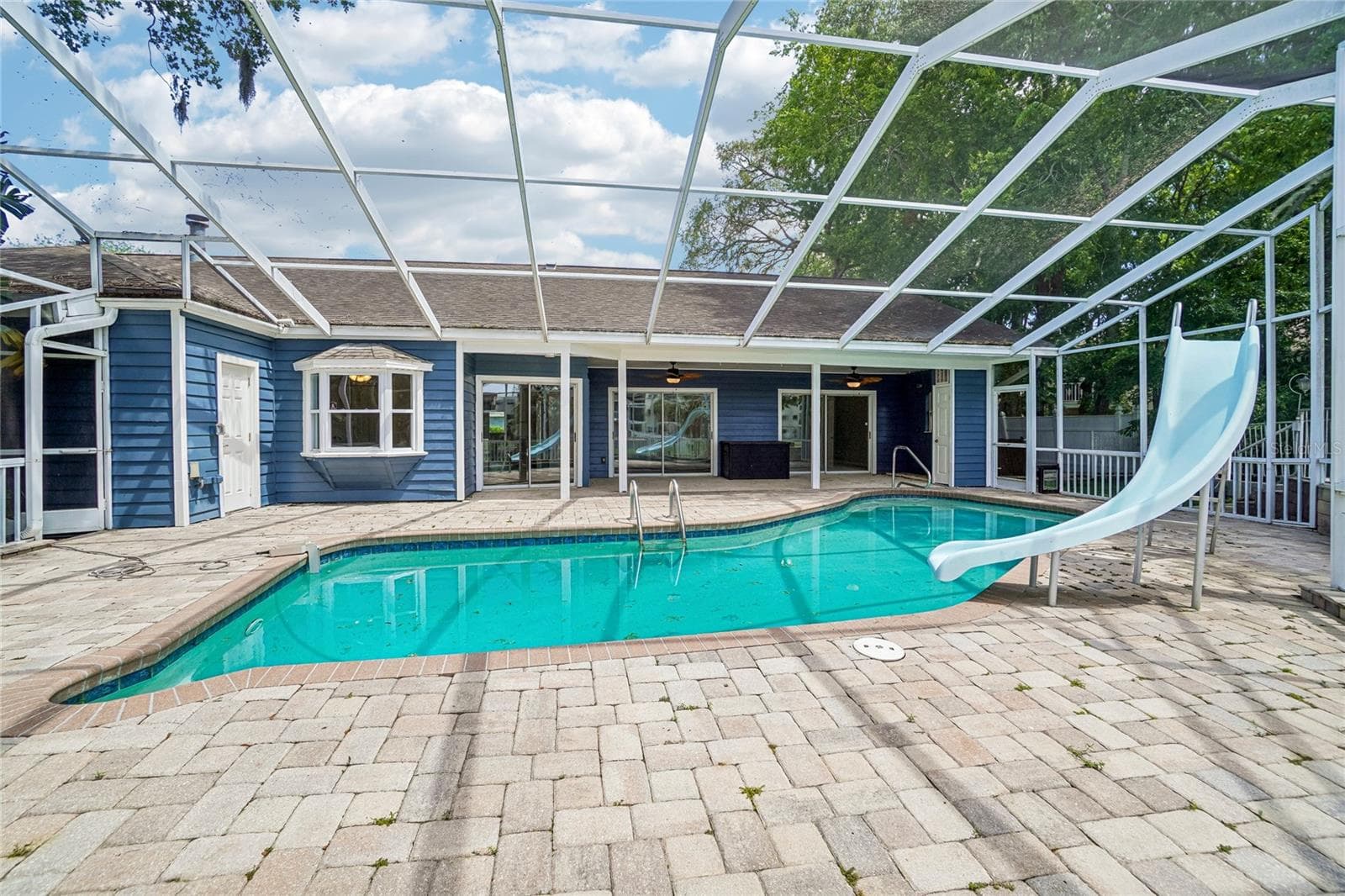 5609 Executive Dr photo 5