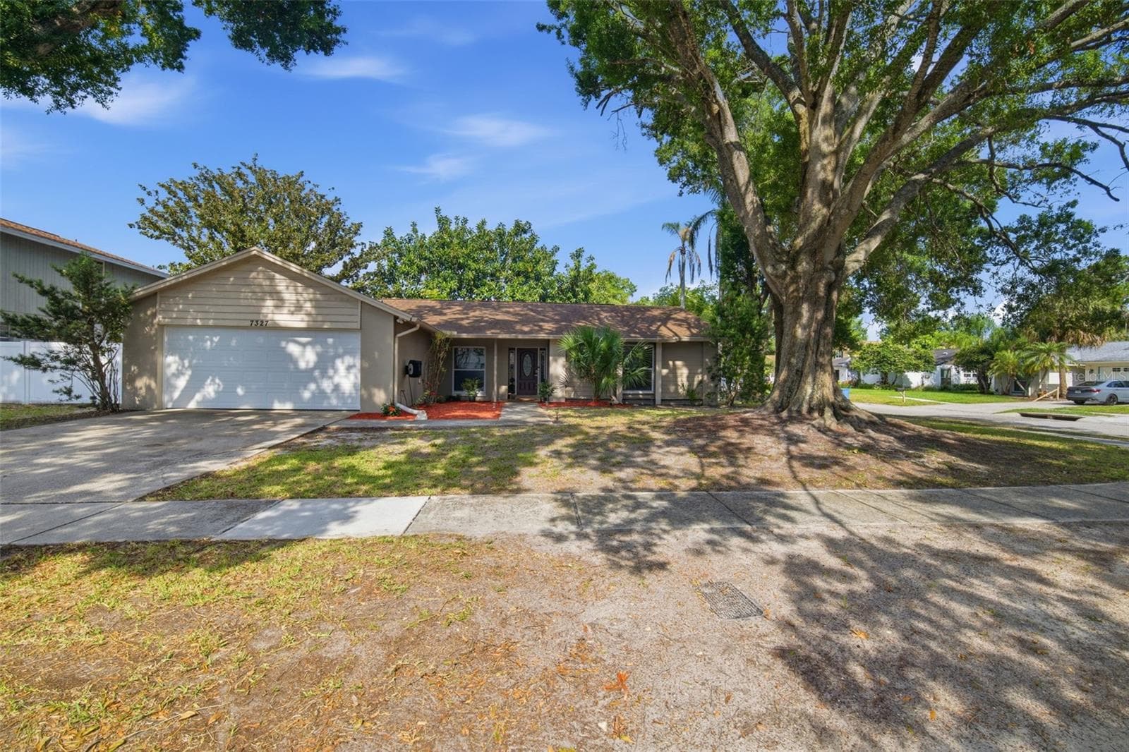 7327 Sunshine Cir photo 3