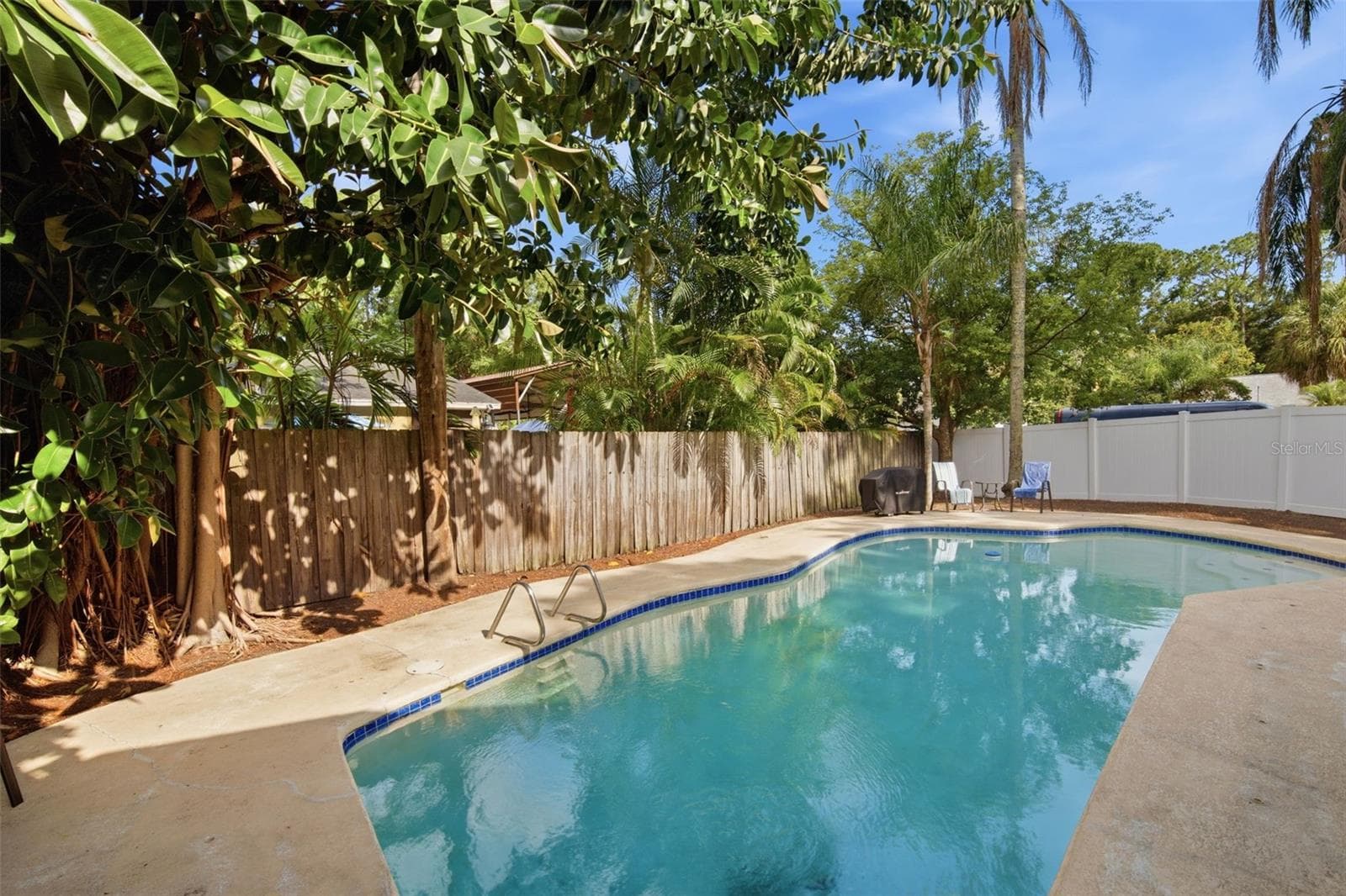 7327 Sunshine Cir photo 5
