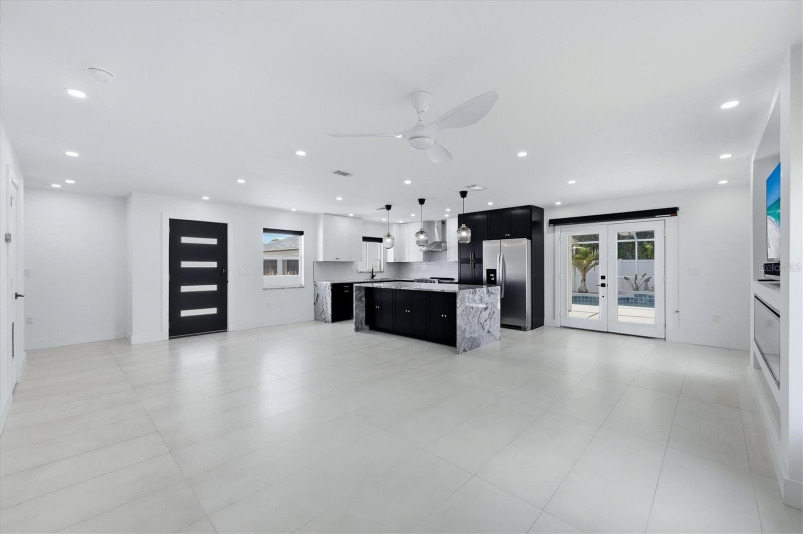 201 Honore Ave photo 4