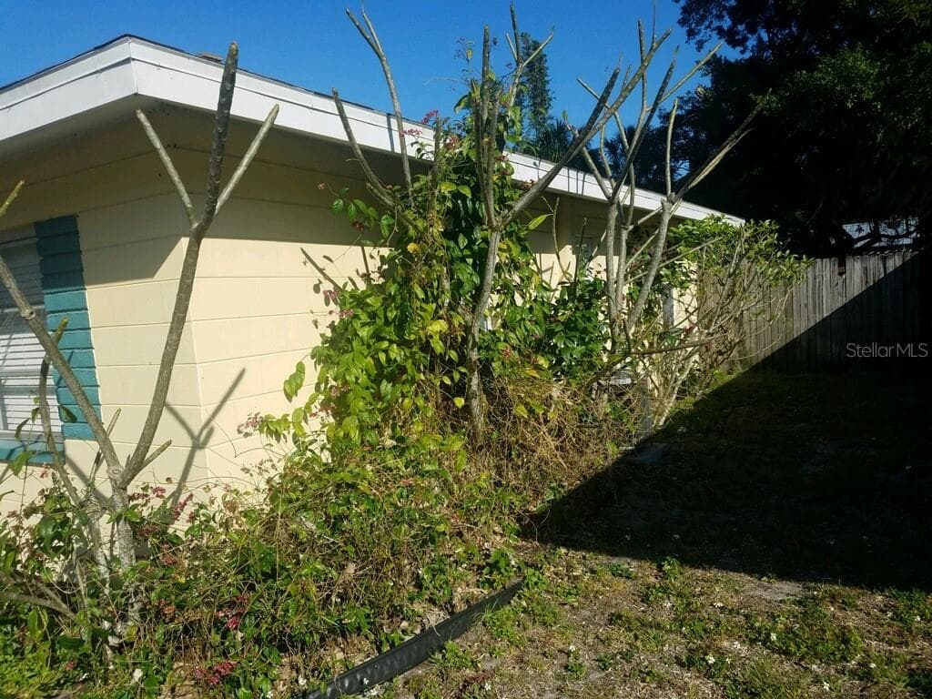 2165 Sunnyside Ln photo 3