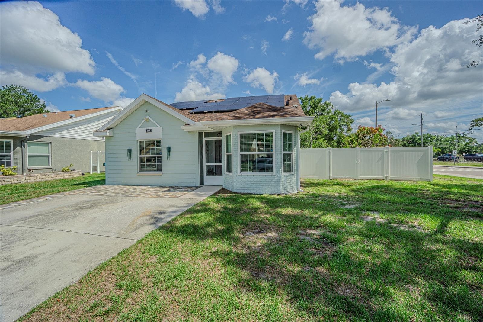 7601 Limebury CT photo 2