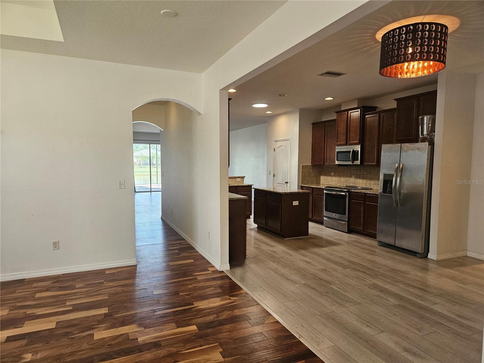 118 Peony CT photo 5