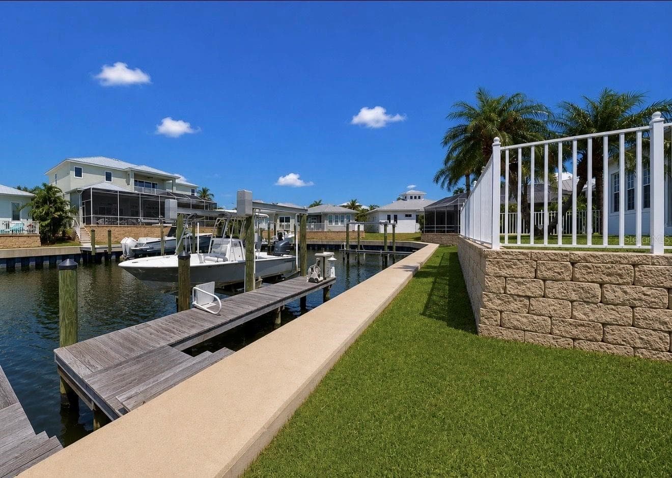 611 Mirabay Blvd photo 4