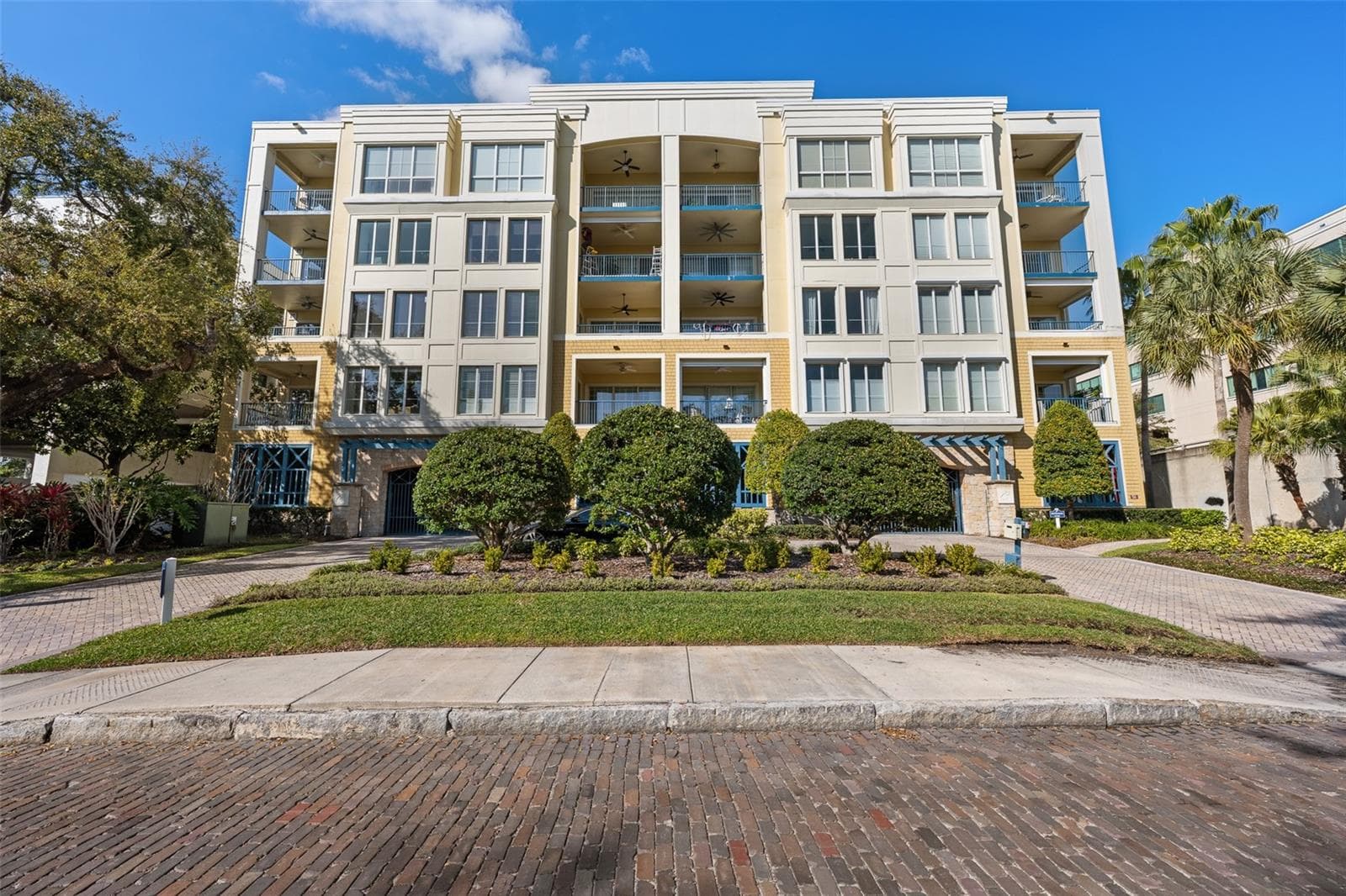 509 W Bay St #305 photo 2