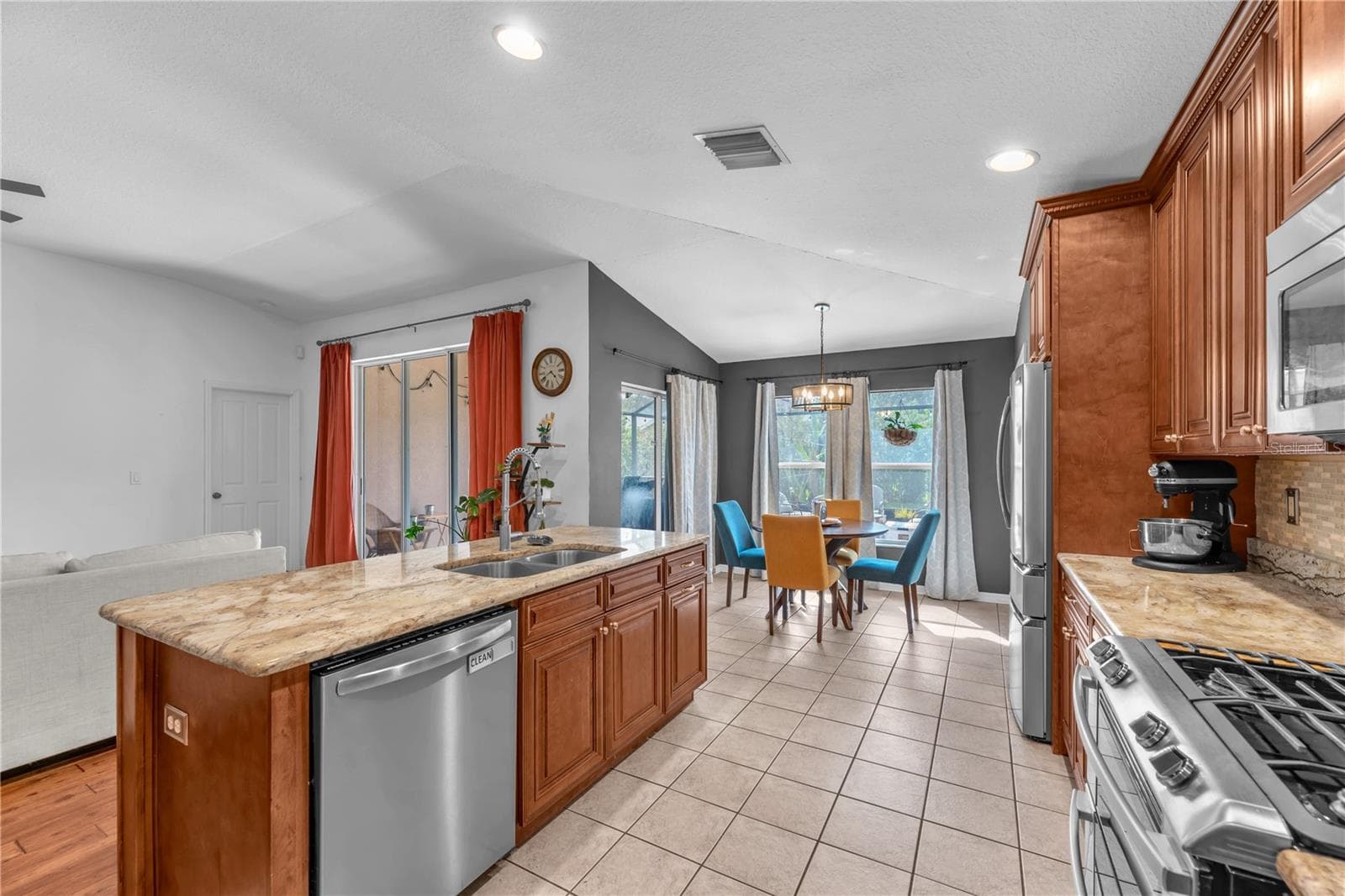 16316 Bridgeglade Ln photo 4