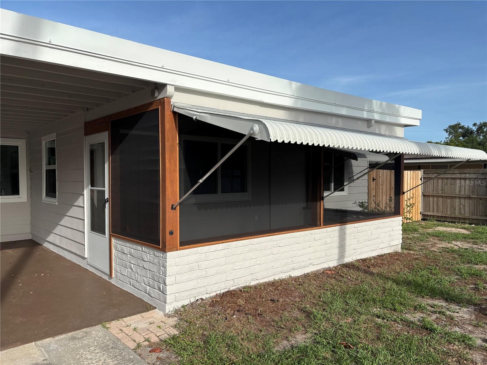 5165 104th Way N photo 3
