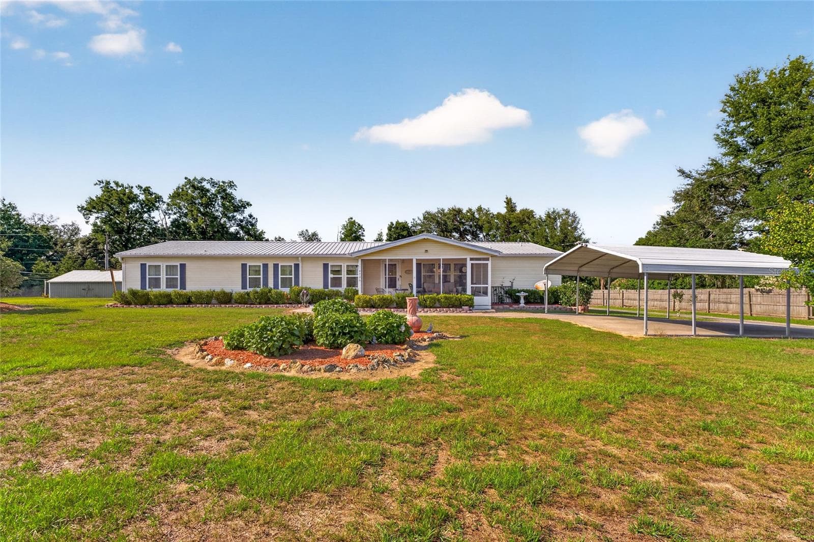 9706 Us Highway 301 photo 2