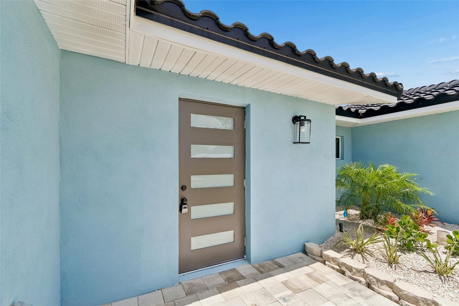 10238 Tarpon Dr photo 3