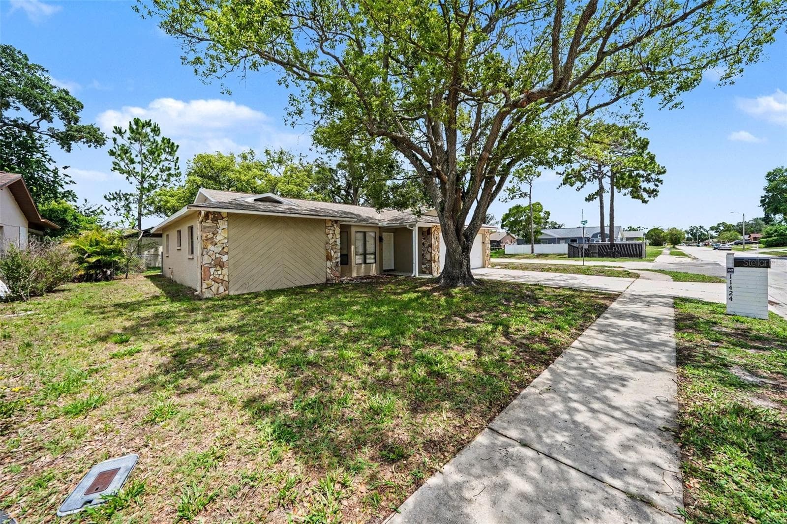11424 Scallop Dr photo 4