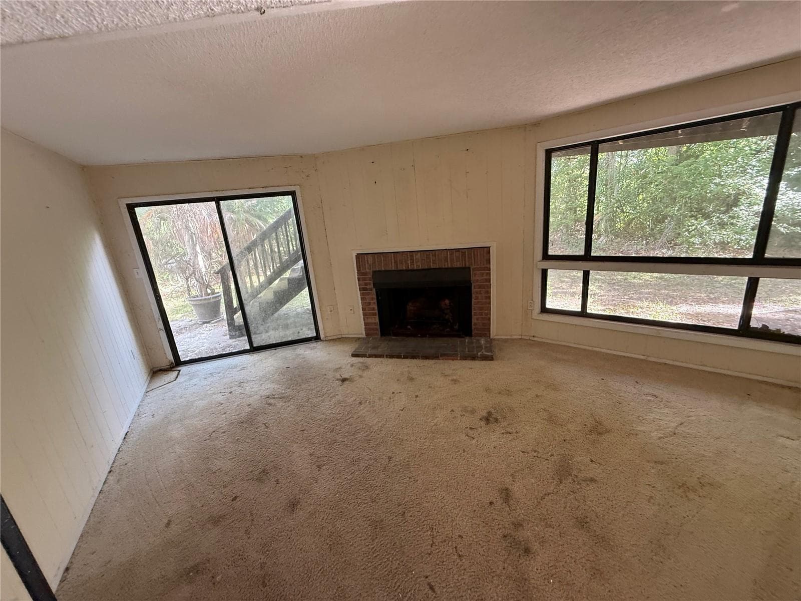 6904 Pinetree Ln E photo 3