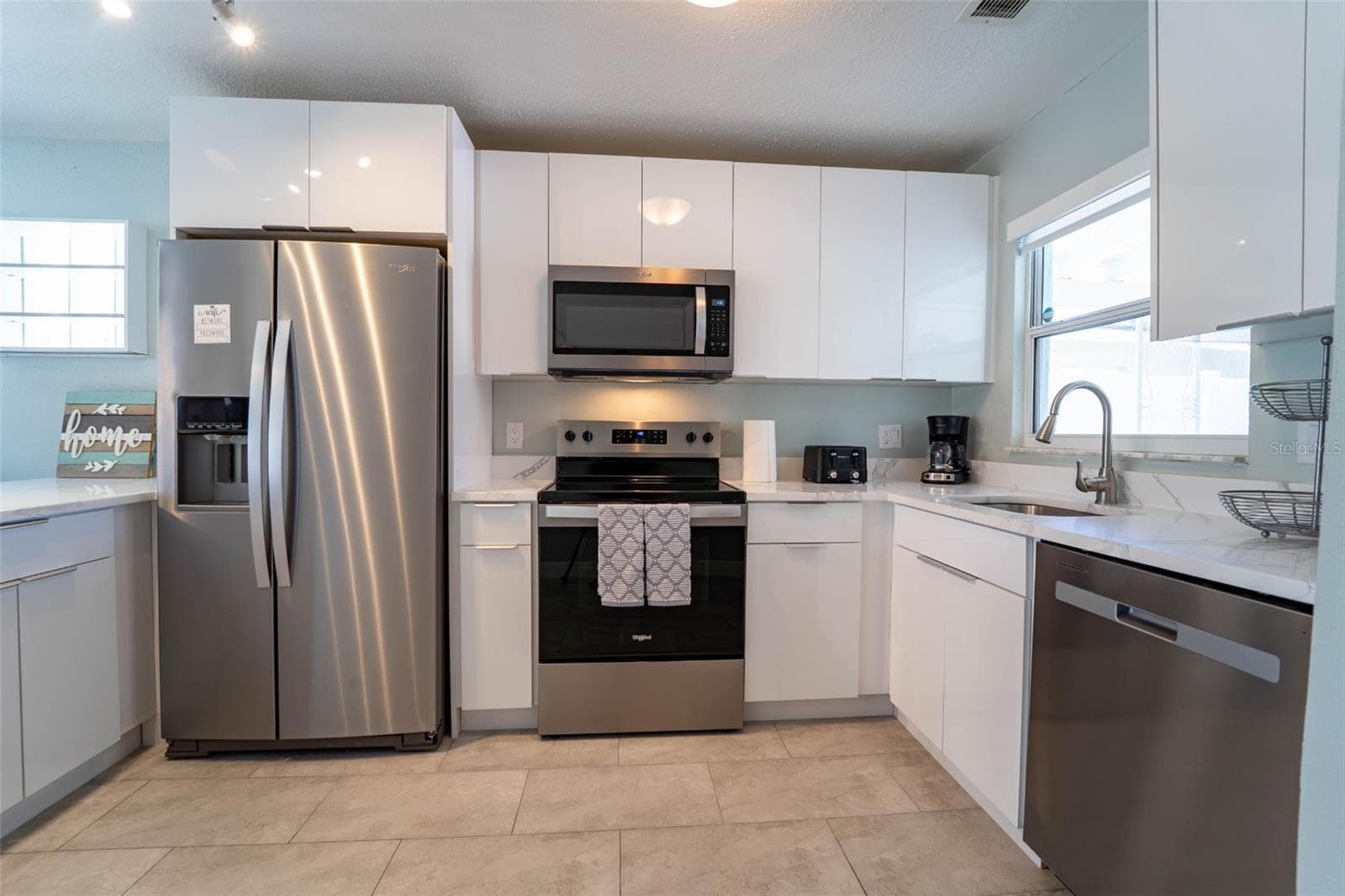 4825 Floramar Ter photo 2