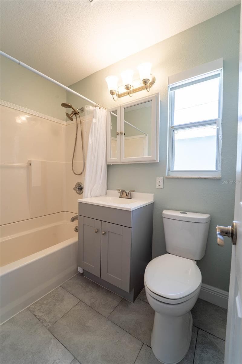 4825 Floramar Ter photo 5