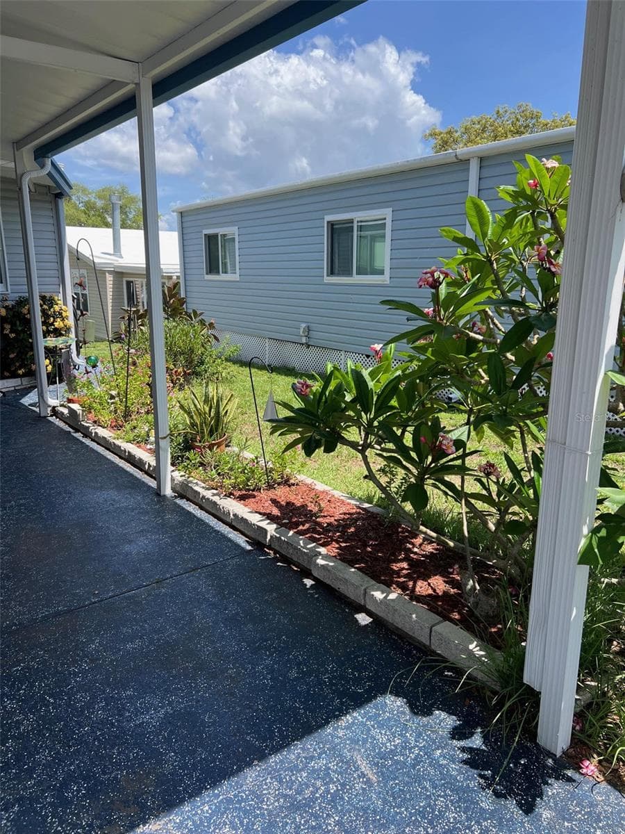 55 Palm Forest Dr photo 4