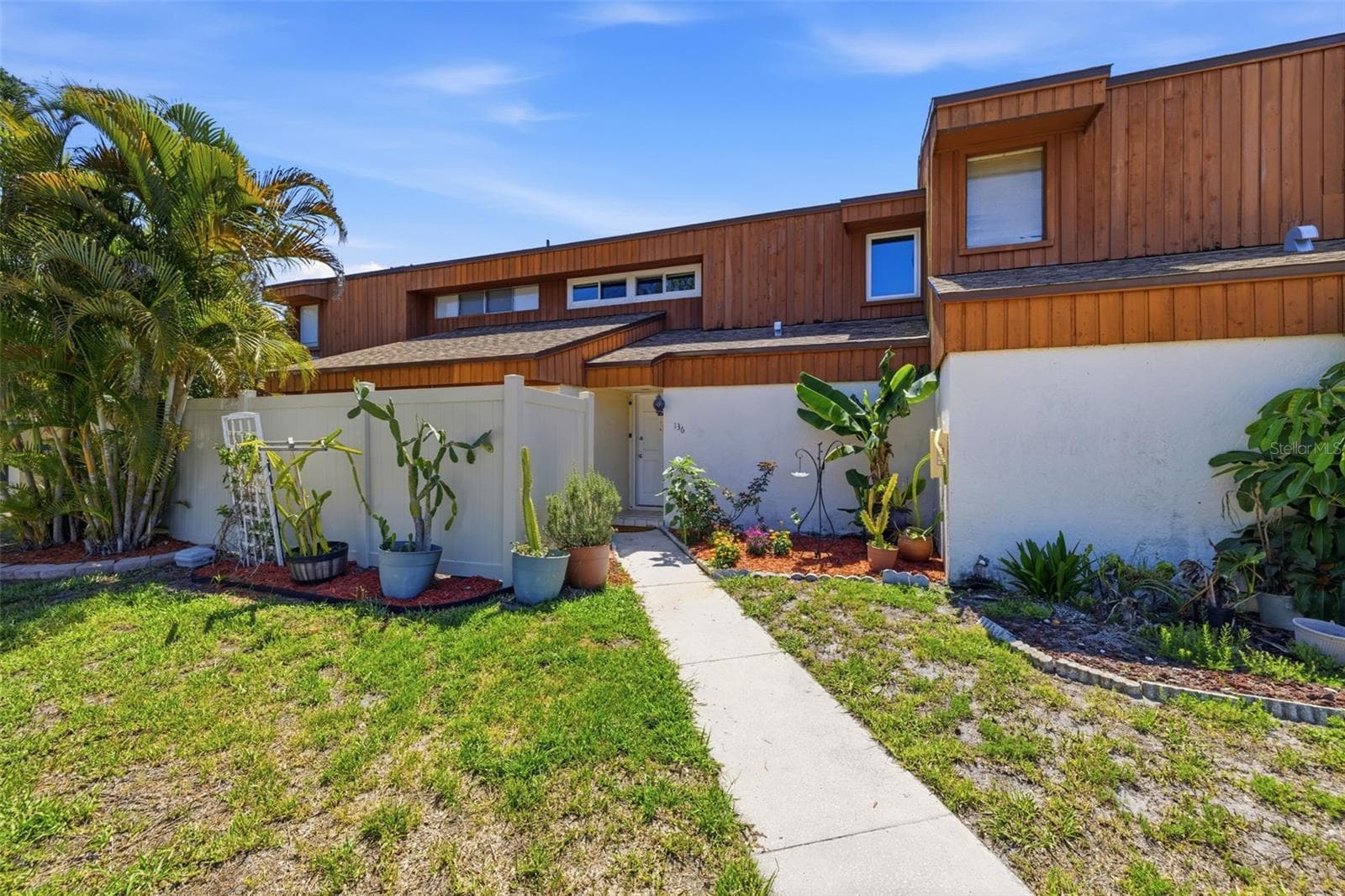 2074 Sunset Point Rd #136 photo 3
