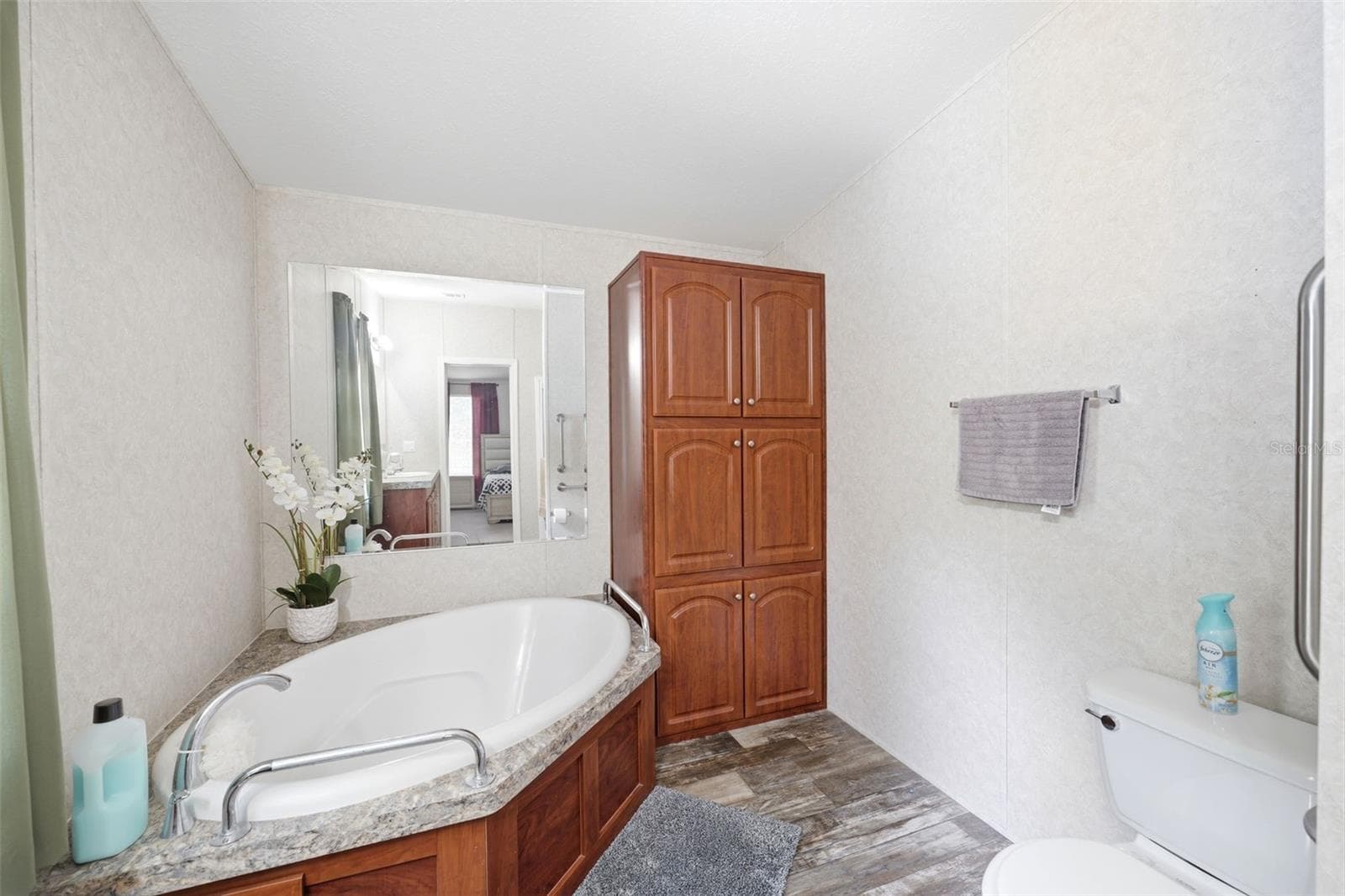3183 Cedley Rd photo 2