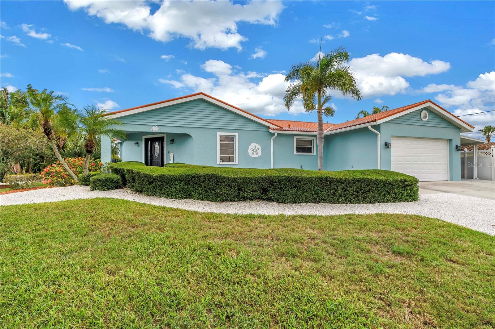 4911 Palmetto Point Dr photo 2