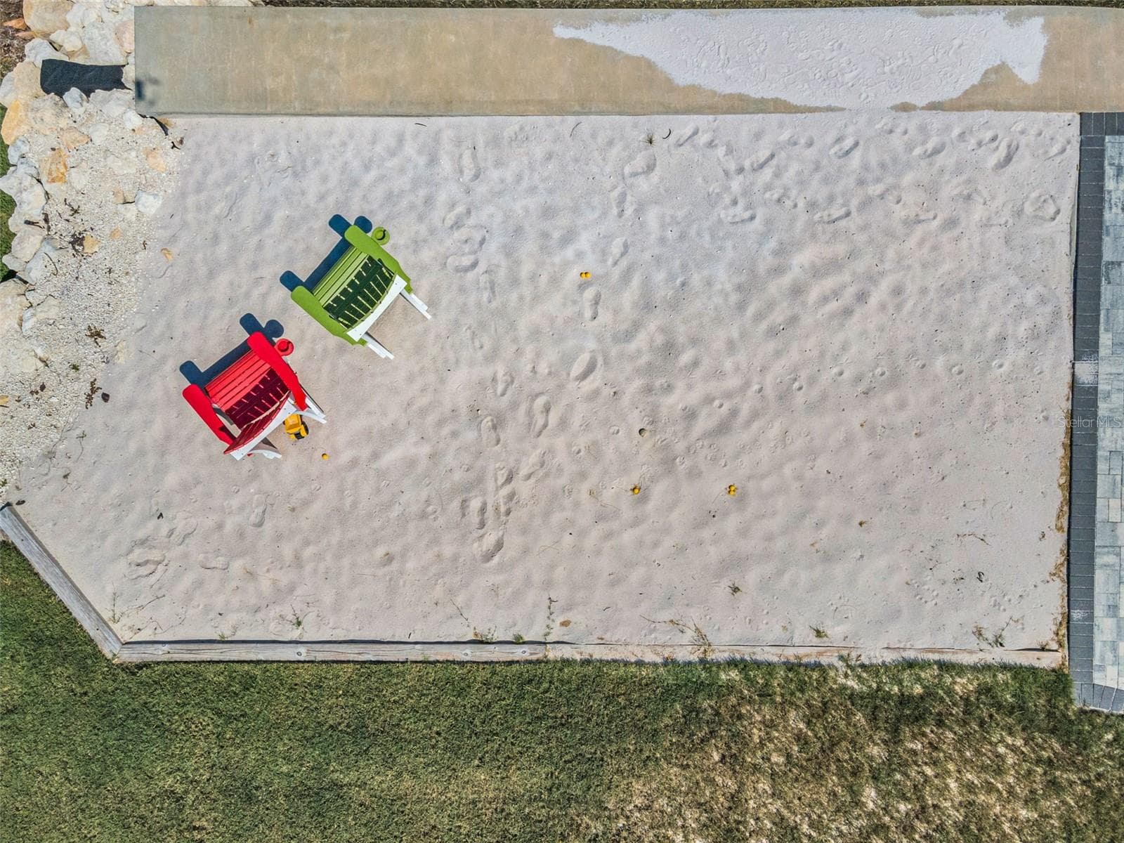 1620 Sea Breeze Dr photo 3