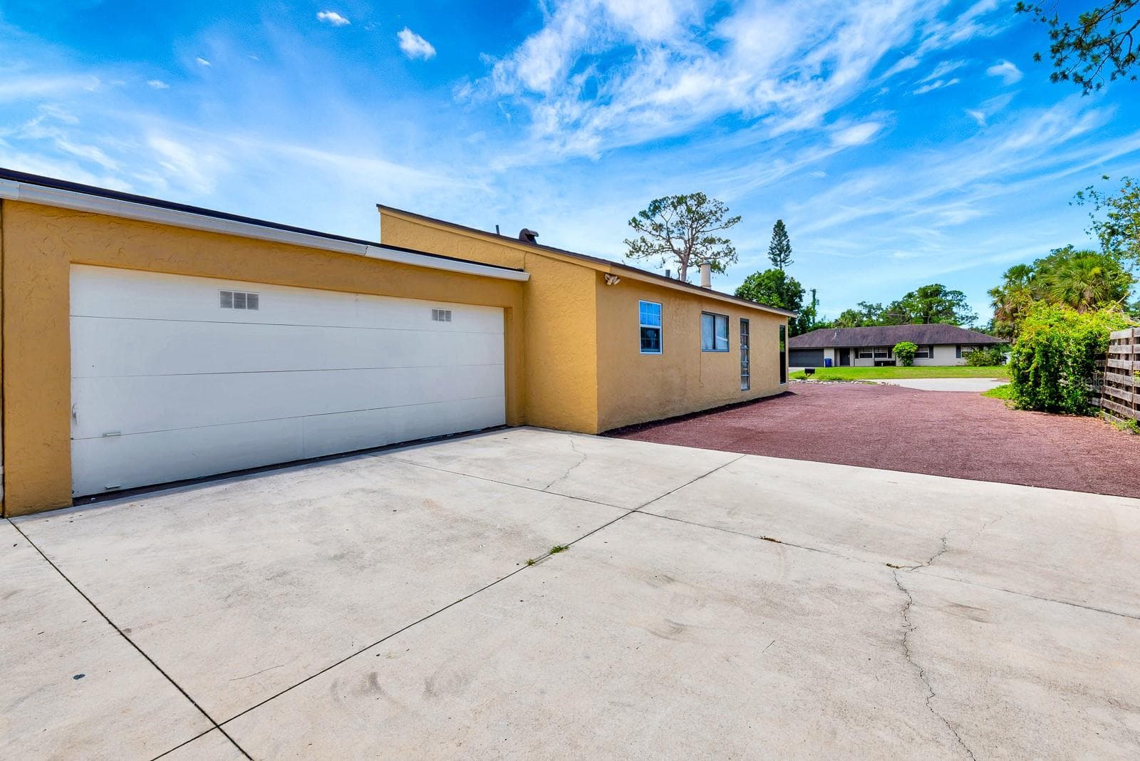 2315 Riverwood Pines Dr photo 2