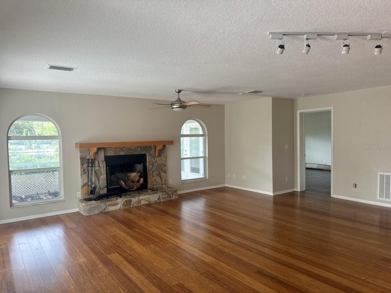 13824 83rd Pl photo 5