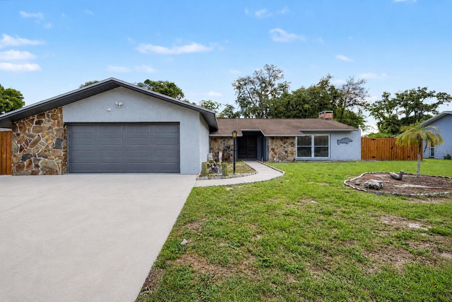 3110 Shadow Oaks Dr photo 2