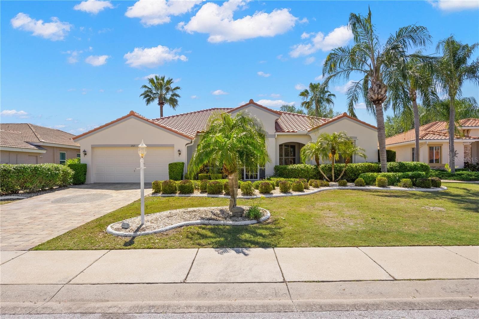 1305 Crystal Greens Dr photo 2