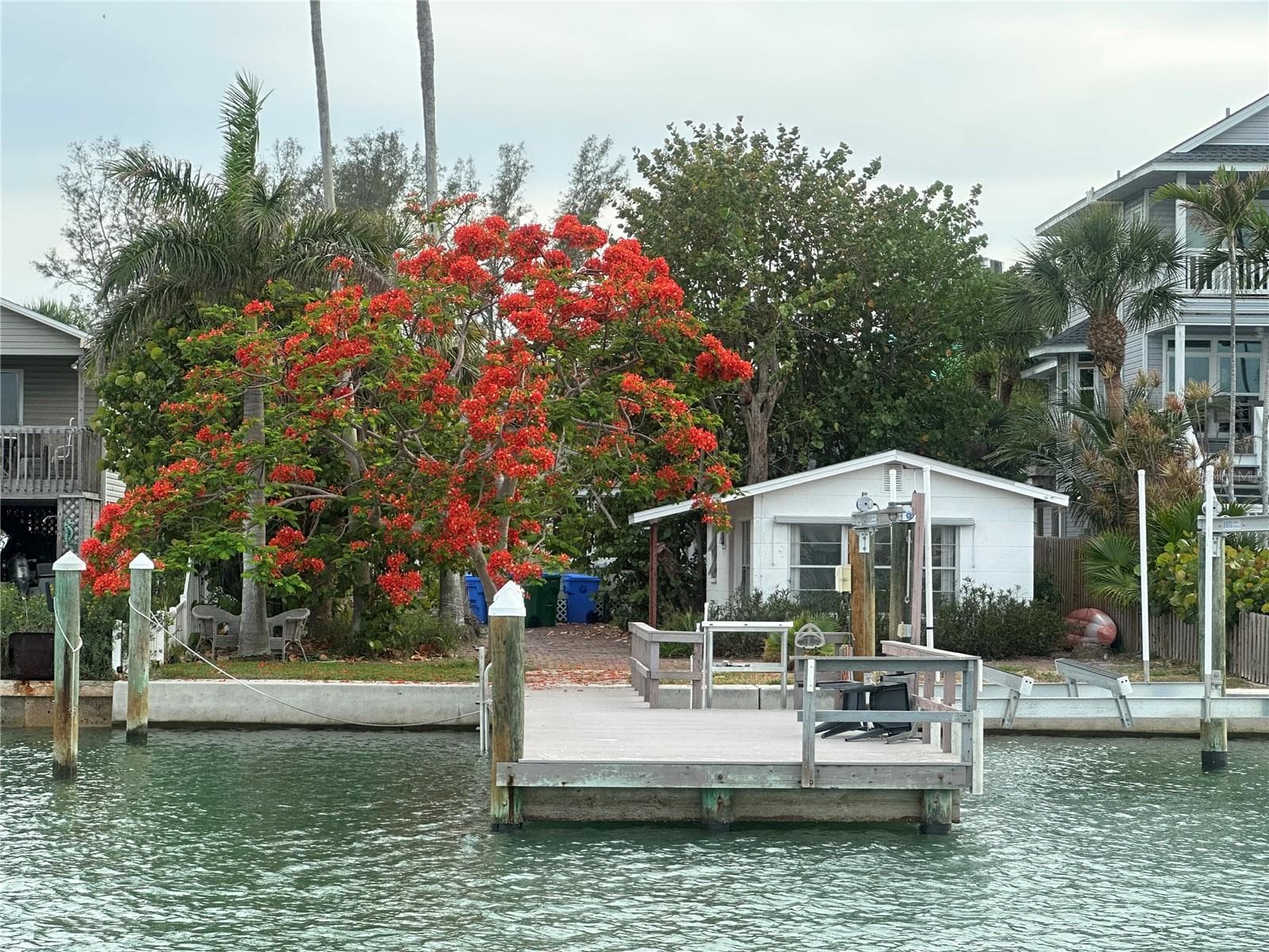 8405 Bayshore Dr photo 2