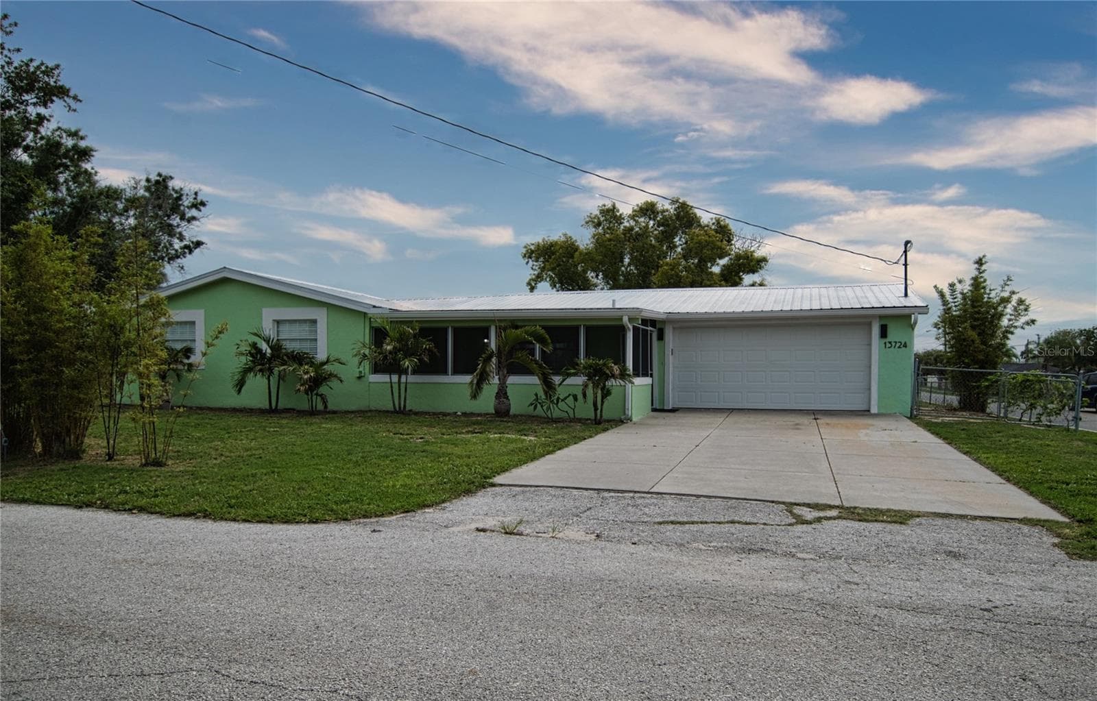 13724 Cox Ave photo 2