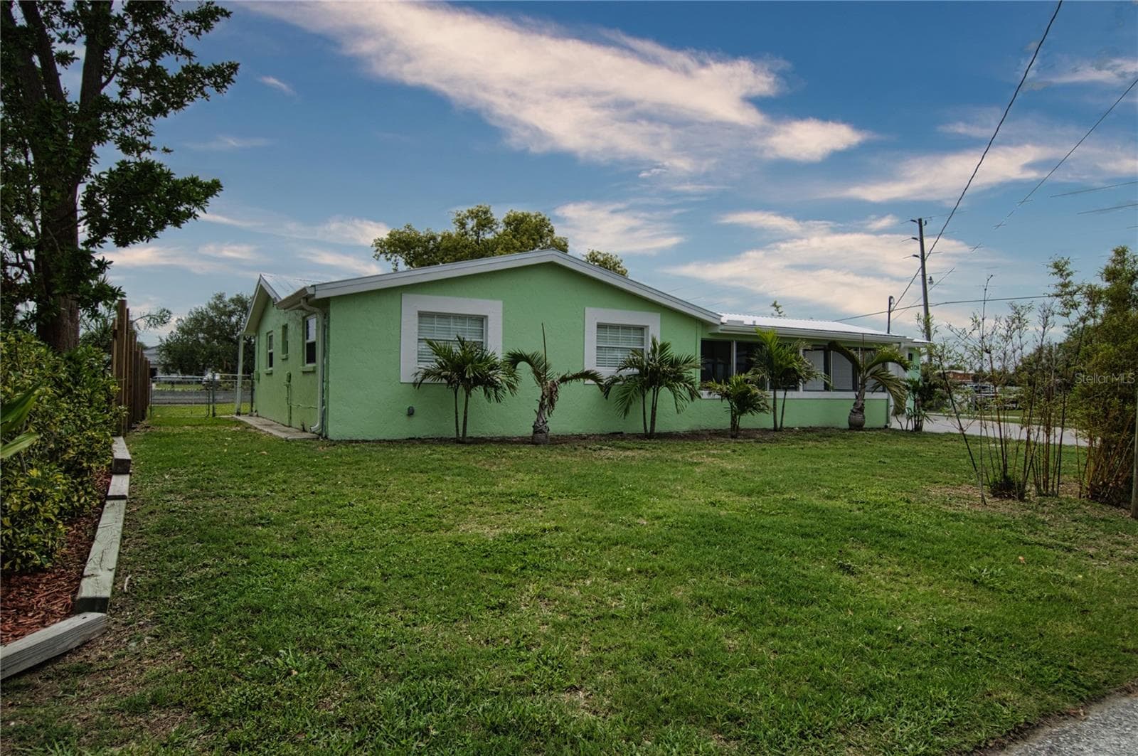 13724 Cox Ave photo 5