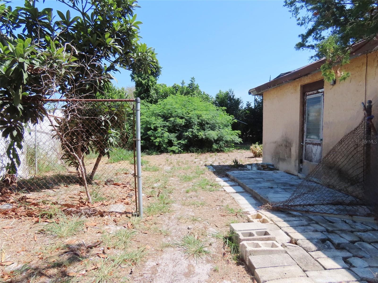 3911 W Leila Ave photo 4